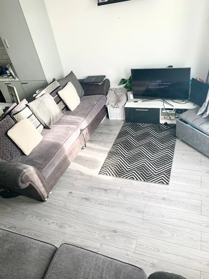 Flat Carswell Road in Greater London