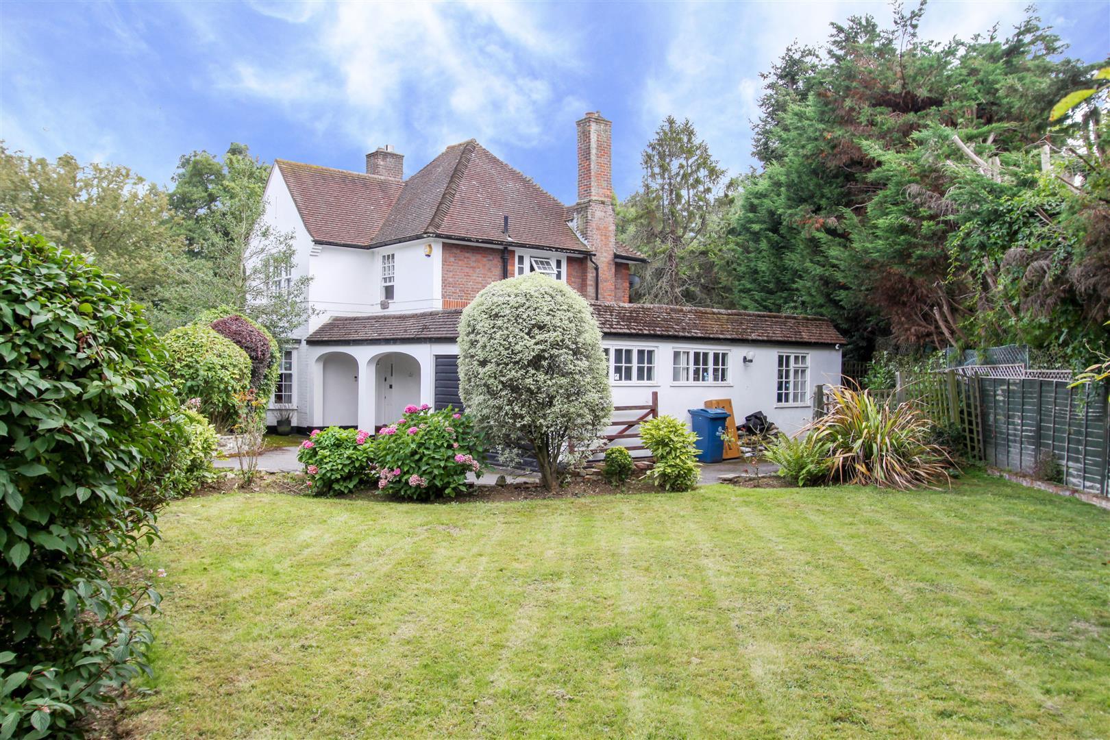 House Woodhall Gate in Greater London