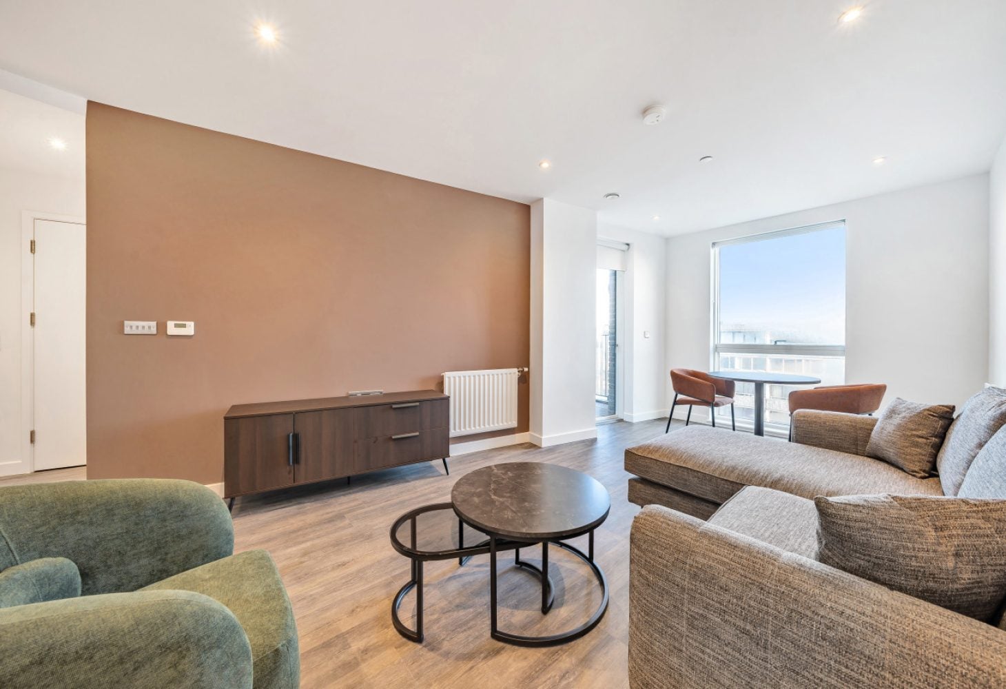 Flat Thurlow Street in Greater London