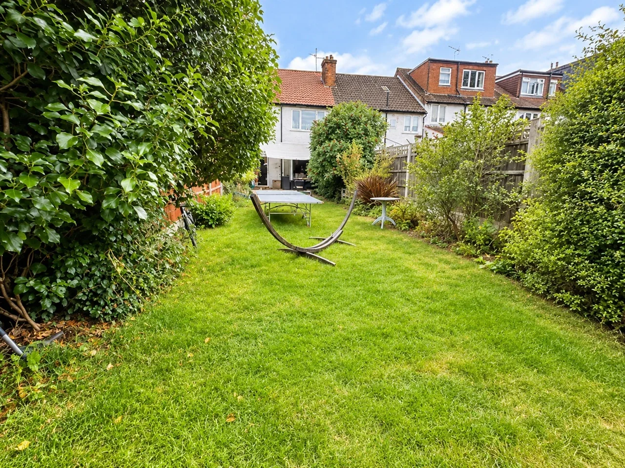 House Summerlee Avenue in Greater London