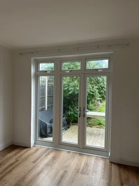 House Summerlee Avenue in Greater London