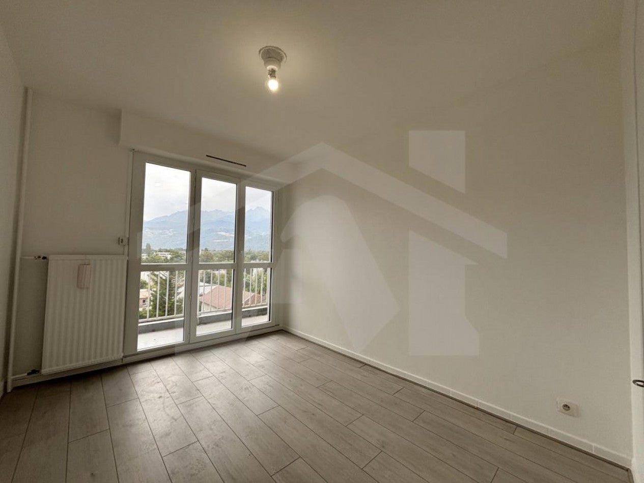 Flat Chemin de la Taillat in Meylan