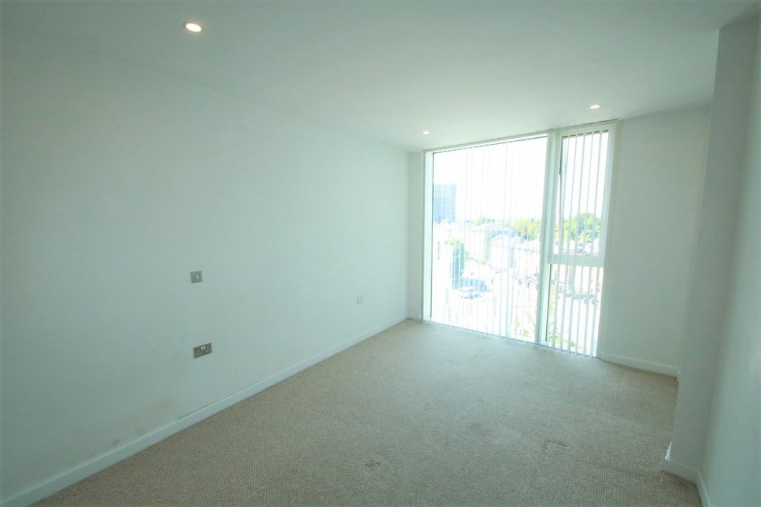 Flat Woburn Road in Greater London