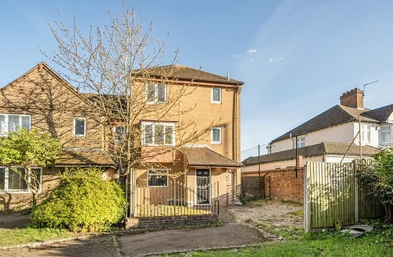 House Bourneside Gardens in Greater London