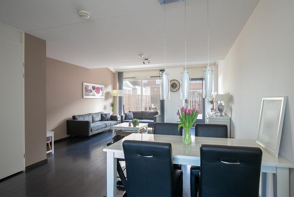 Huis Vrouw Avenweg 4