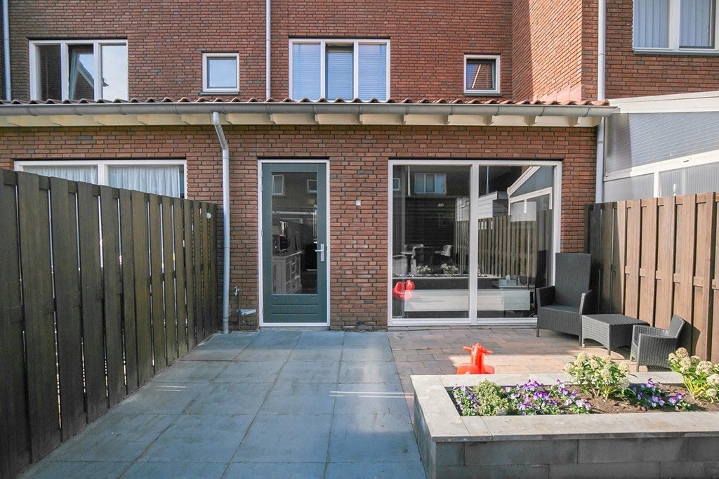 Huis Vrouw Avenweg 12