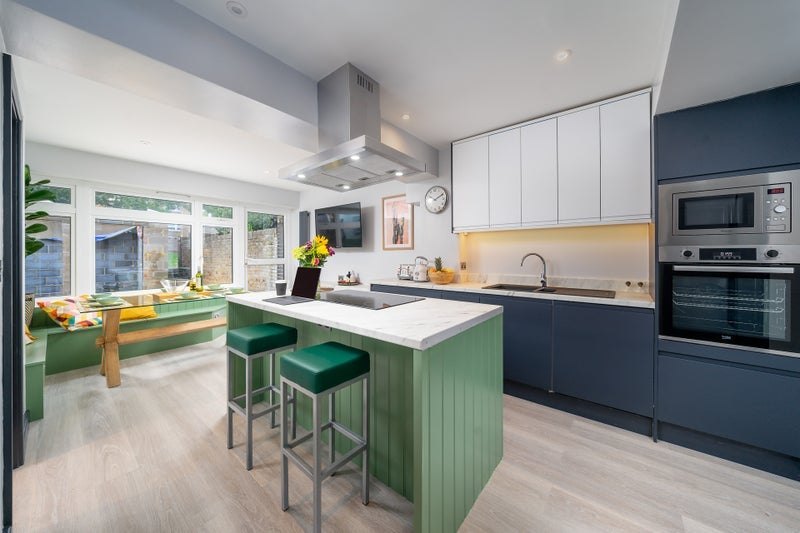 Flat Winders Road in Greater London