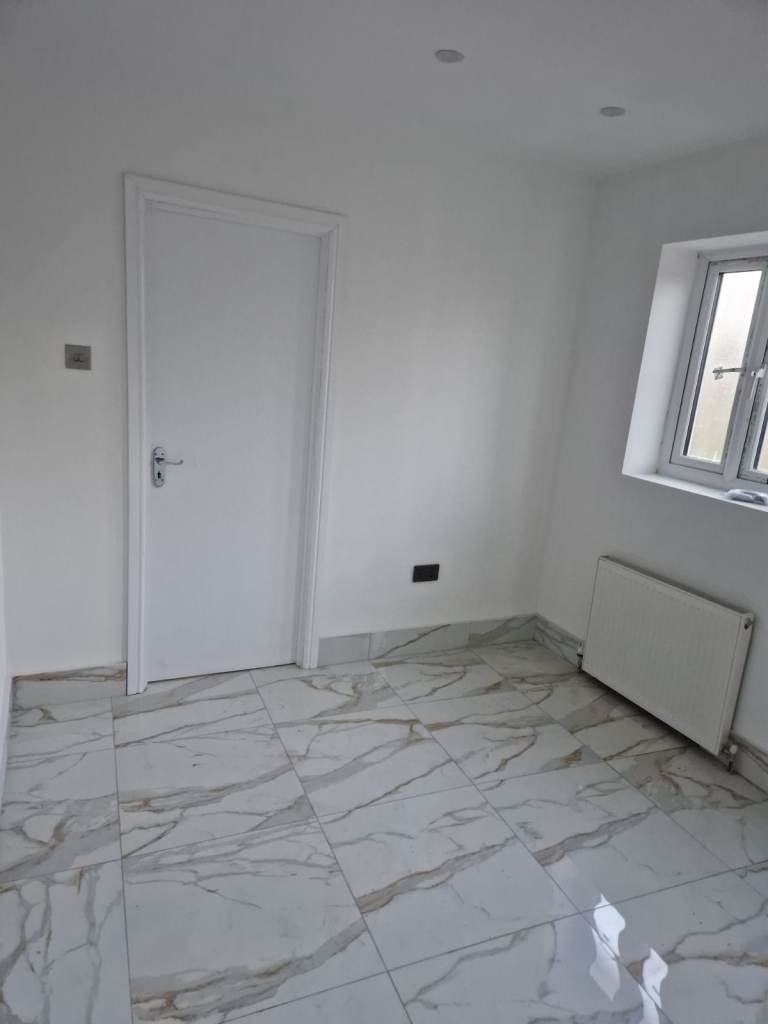 Room Thornton Road in Greater London