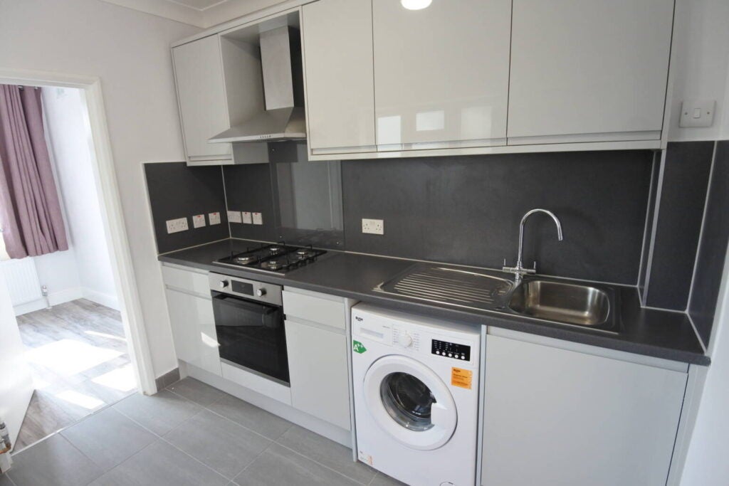 Flat Chapel Close in Greater London