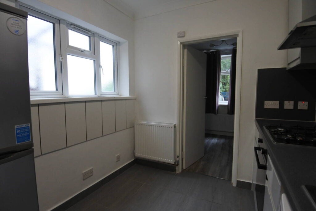 Flat Chapel Close in Greater London