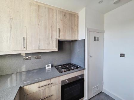 Flat Honeypot Lane in Greater London