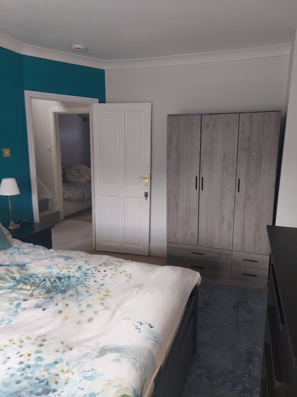 Room Homer Road in Greater London