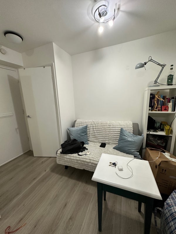Flat Myers Lane in Greater London