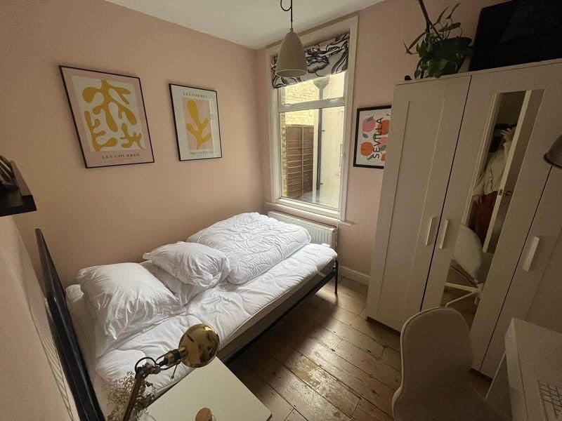 Flat Endymion Road in Greater London