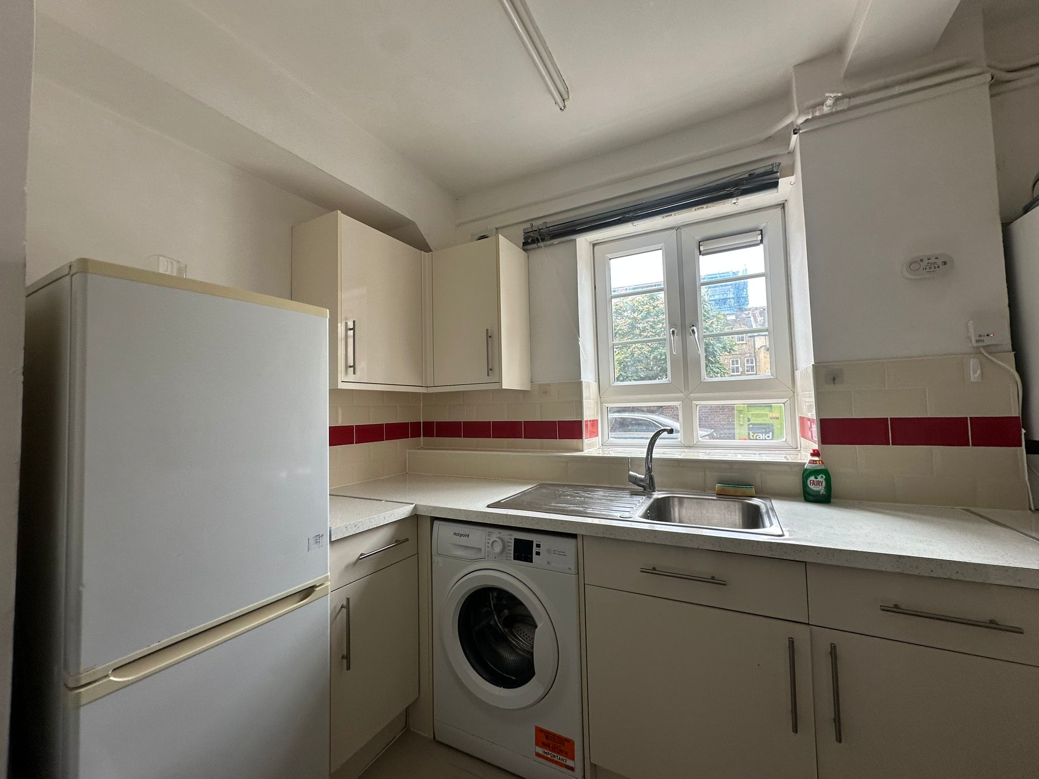 Flat Castle Place in Greater London