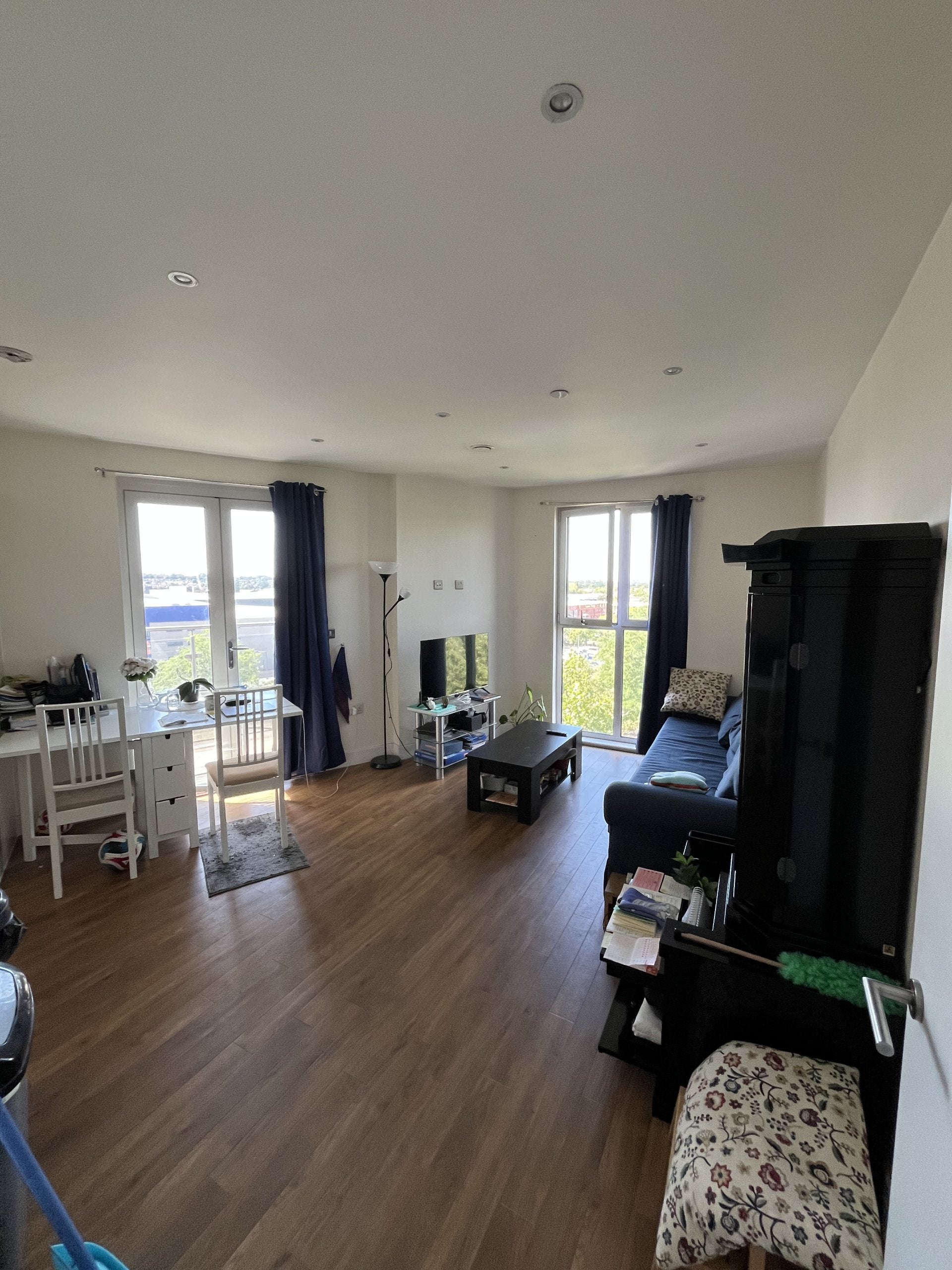 Flat Ealing Road in Greater London
