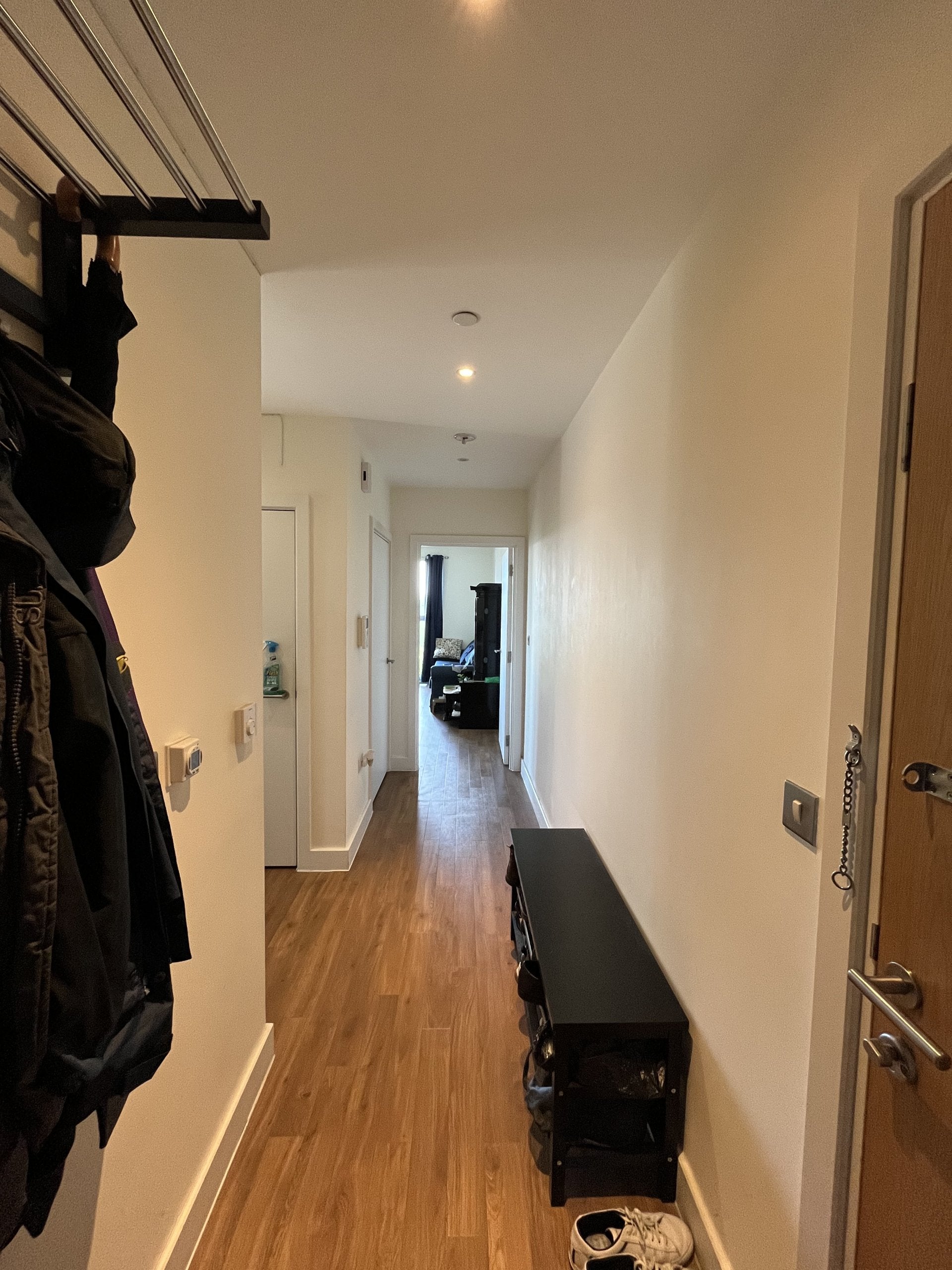 Flat Ealing Road in Greater London