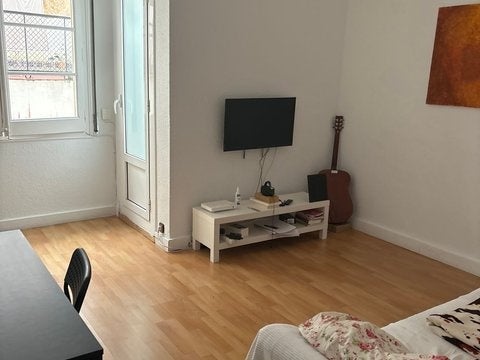 Room Savannah Way in Leeds