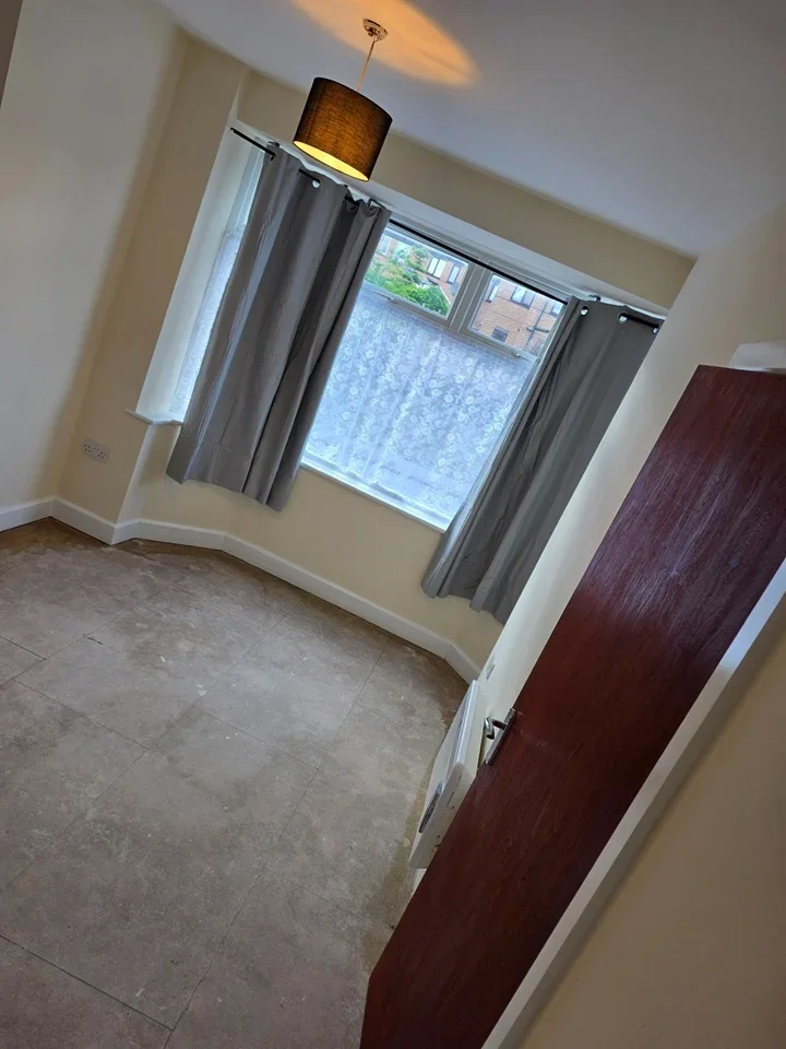 Flat Arnold Road in Nottingham