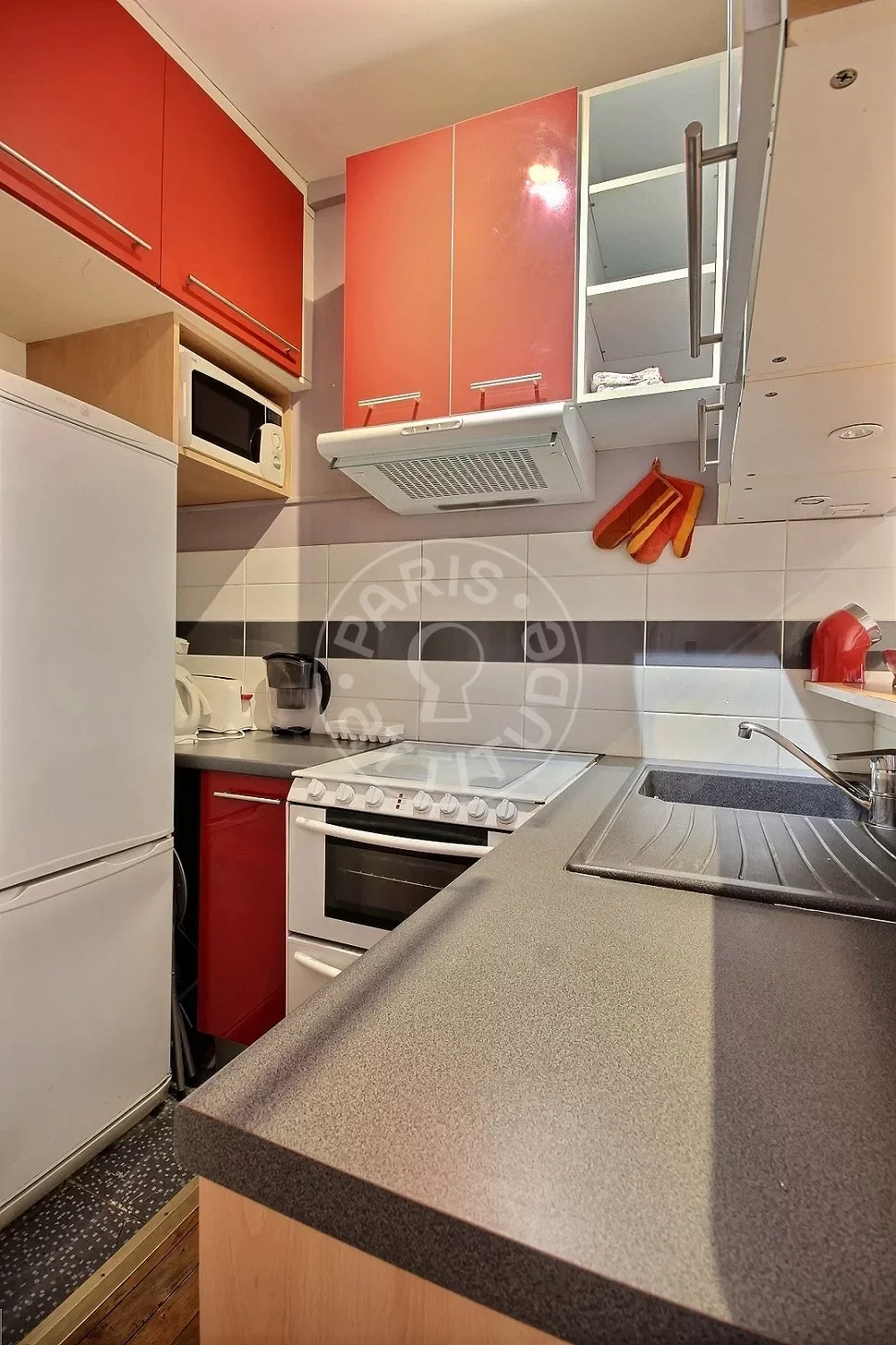 Flat Rue de l'Amiral Roussin in Paris