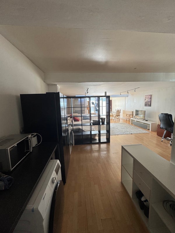 Flat Gartons Way in Greater London