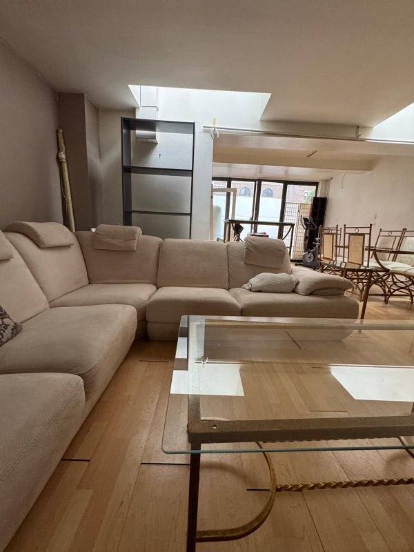 Flat Gartons Way in Greater London