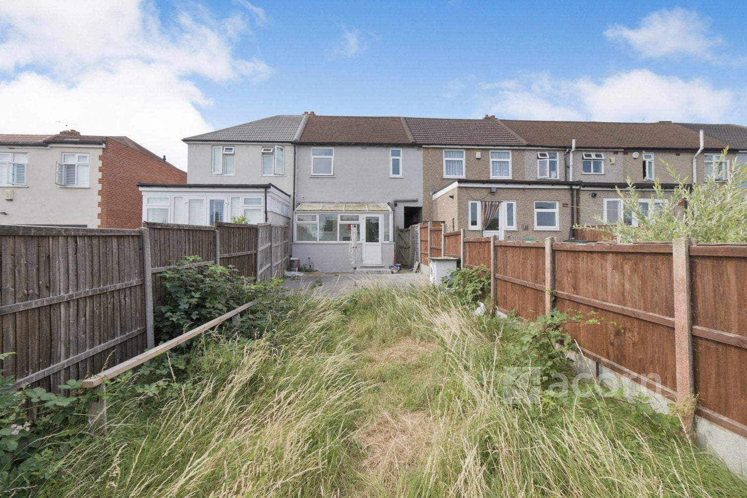 House Tyrrell Avenue in Greater London