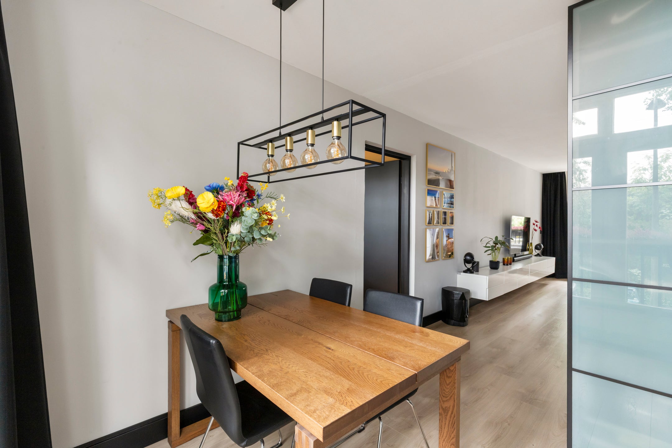Studio te koop: Spaarndammerstraat 8F, Amsterdam