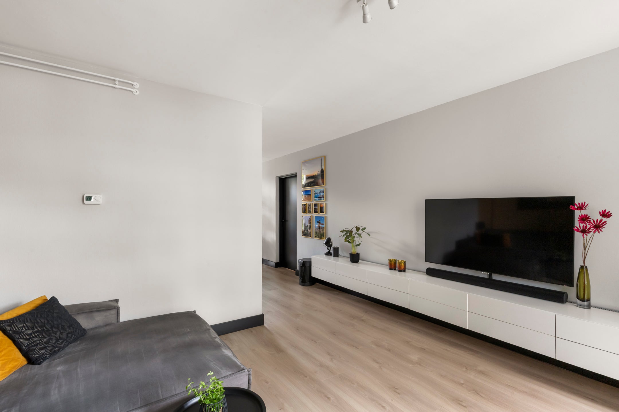 Studio te koop: Spaarndammerstraat 8F, Amsterdam