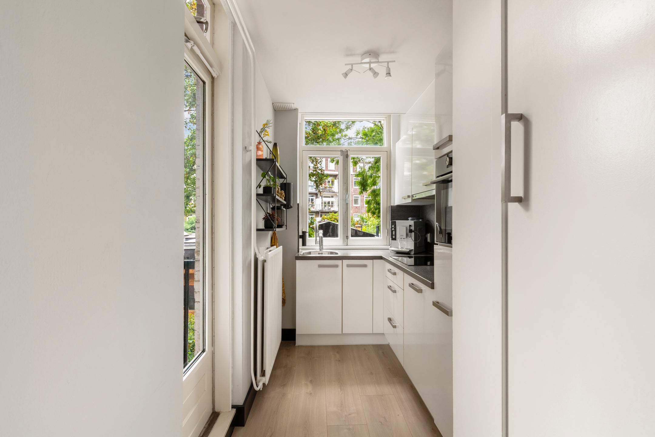 Studio te koop: Spaarndammerstraat 8F, Amsterdam