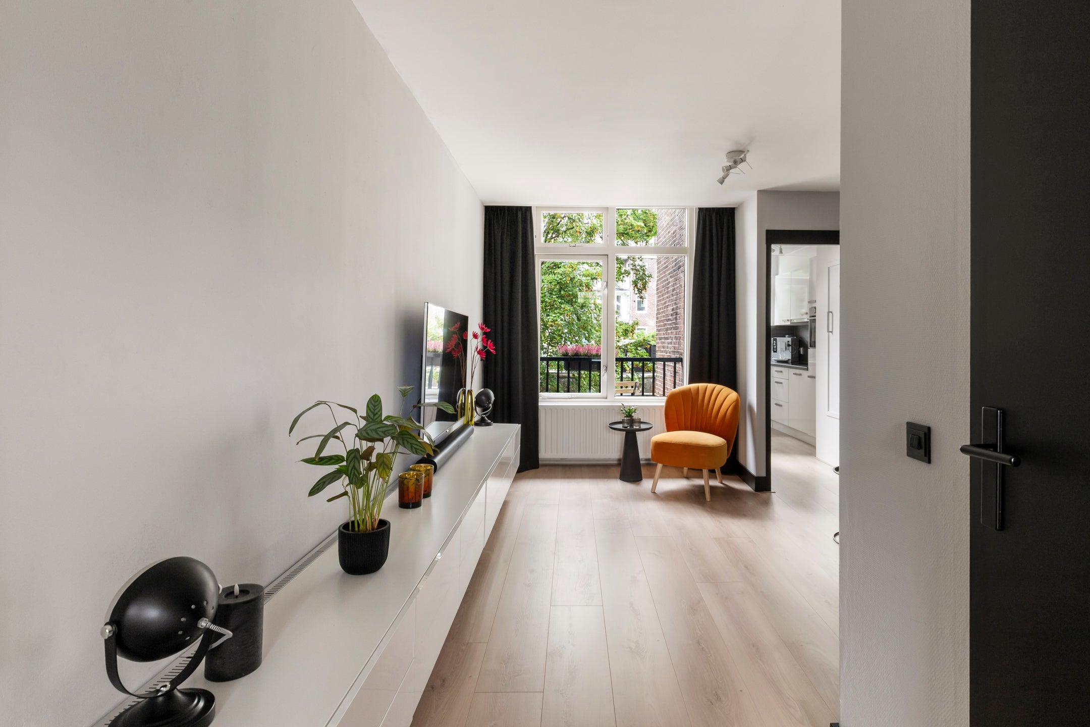 Studio te koop: Spaarndammerstraat 8F, Amsterdam