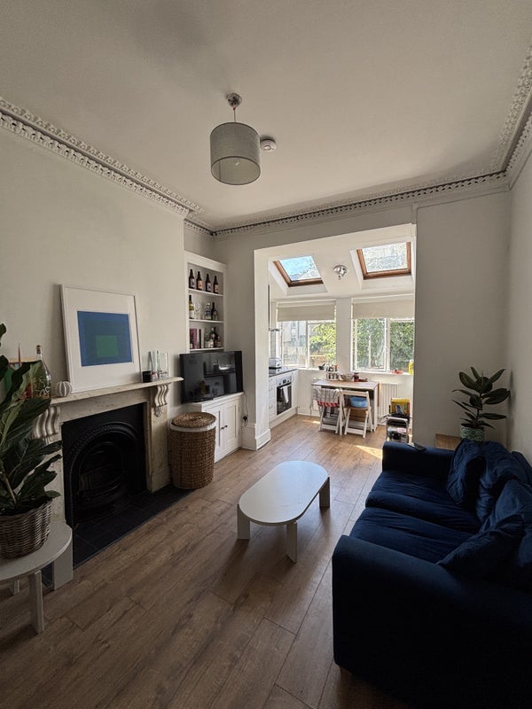Flat Victoria Rise in Greater London