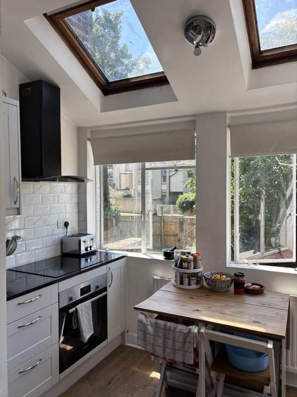 Flat Victoria Rise in Greater London