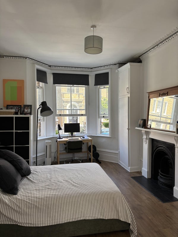 Flat Victoria Rise in Greater London
