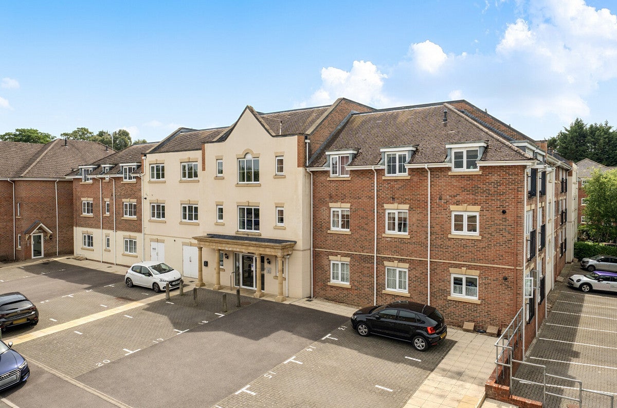 Flat Spiro Close in Horsham