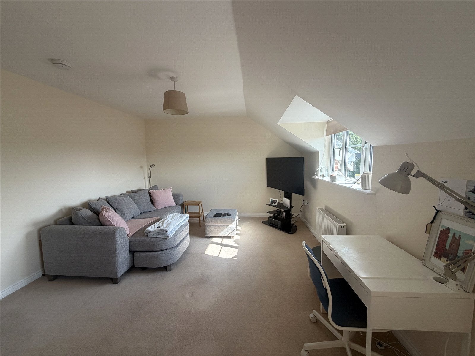 Flat Squadron Place in Crossways