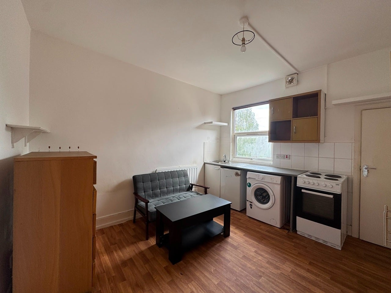 Flat Wakefield Road in Greater London