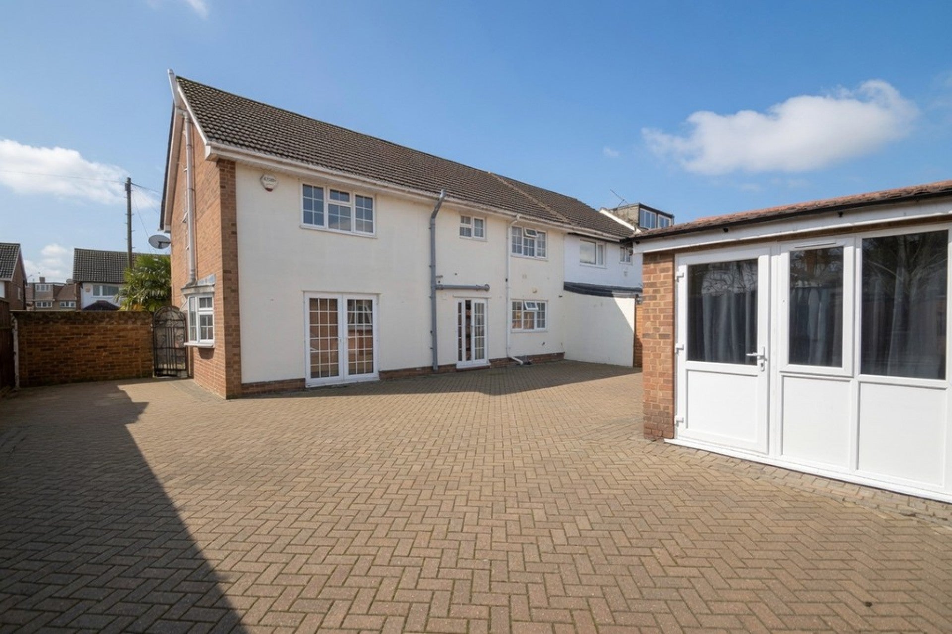 Room Hannibal Road in Borough of Spelthorne