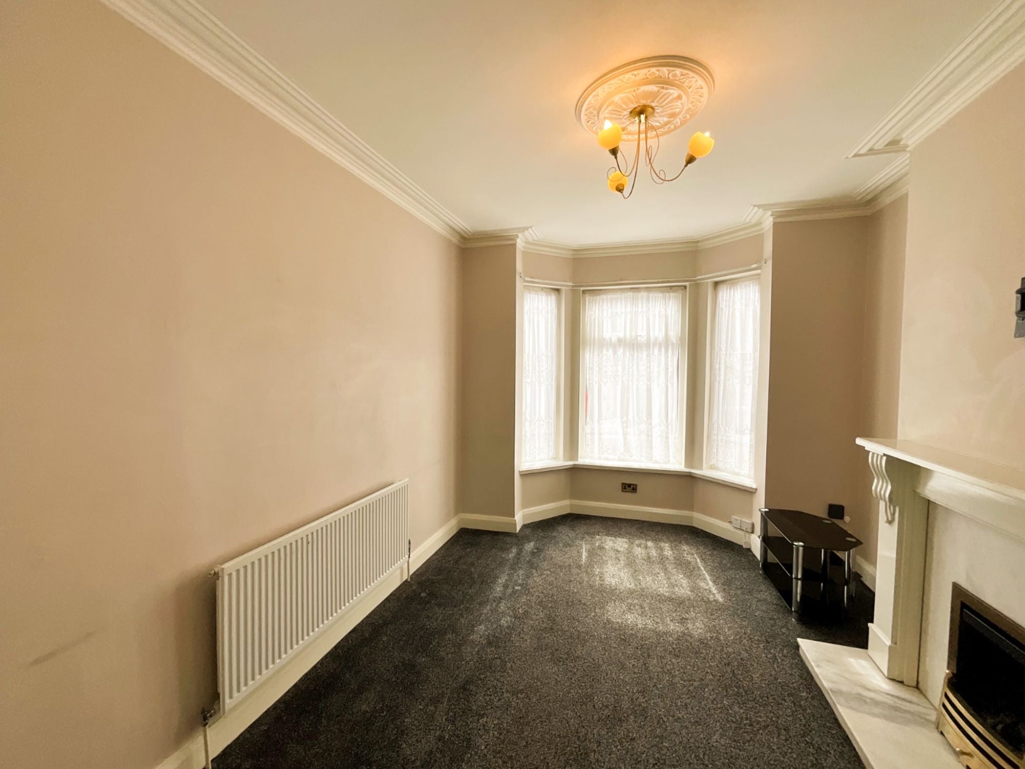 House Earlesmere Avenue in Doncaster