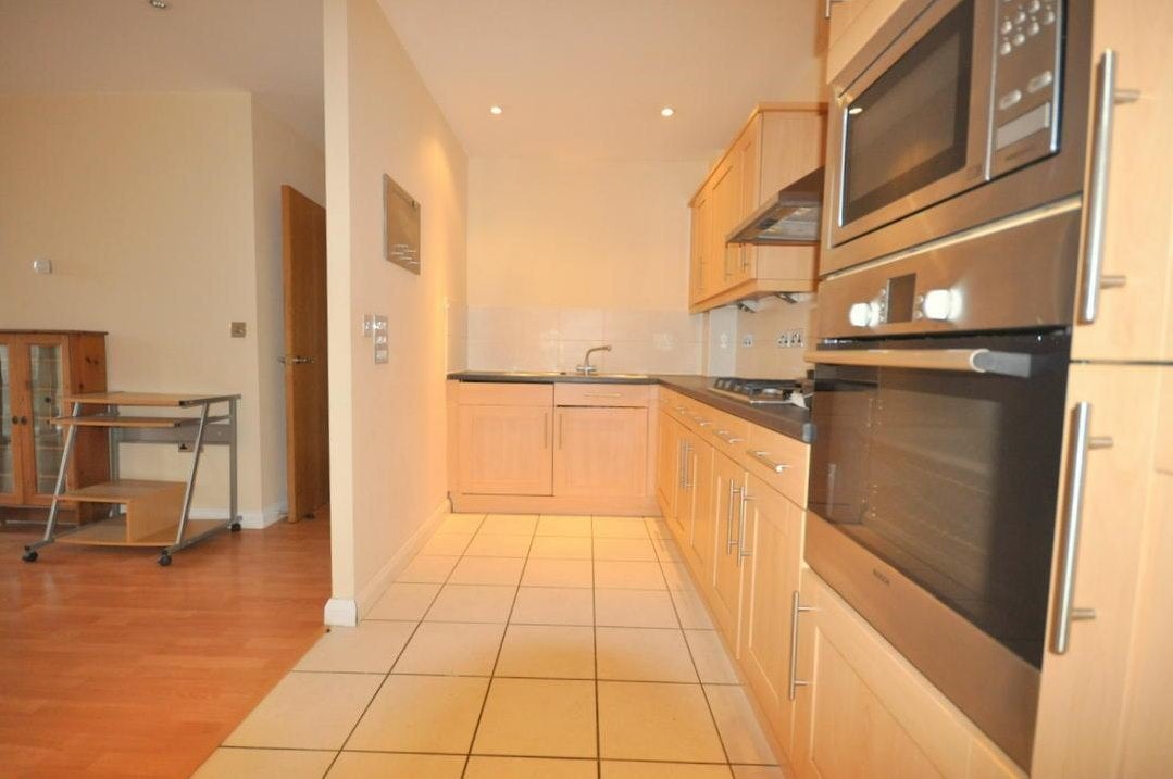 Flat Ascot Road in Watford