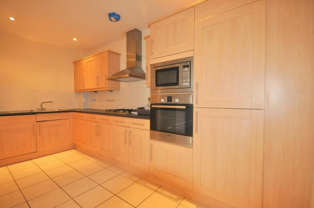 Flat Ascot Road in Watford