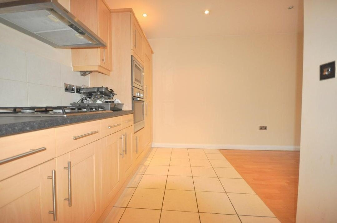 Flat Ascot Road in Watford
