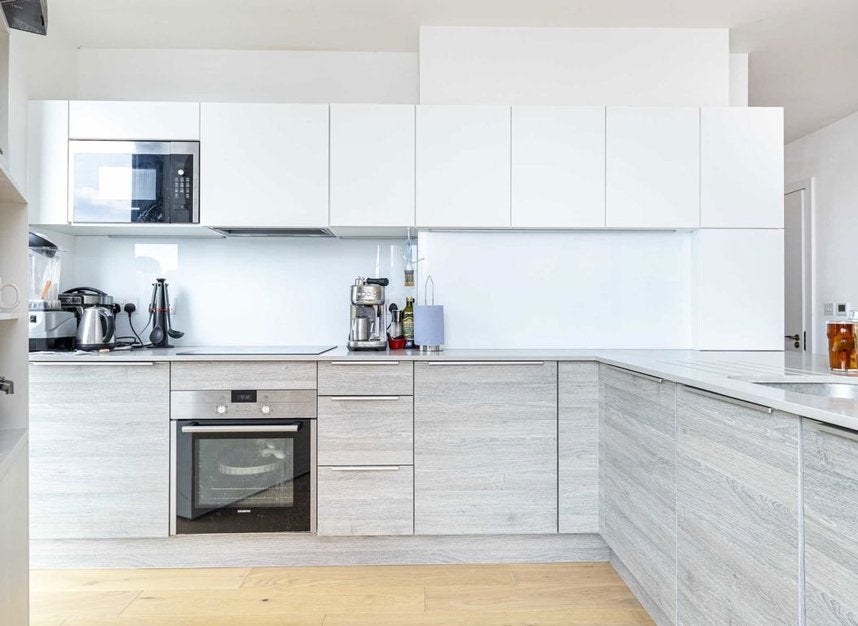 Flat Kingsland High Street in Greater London