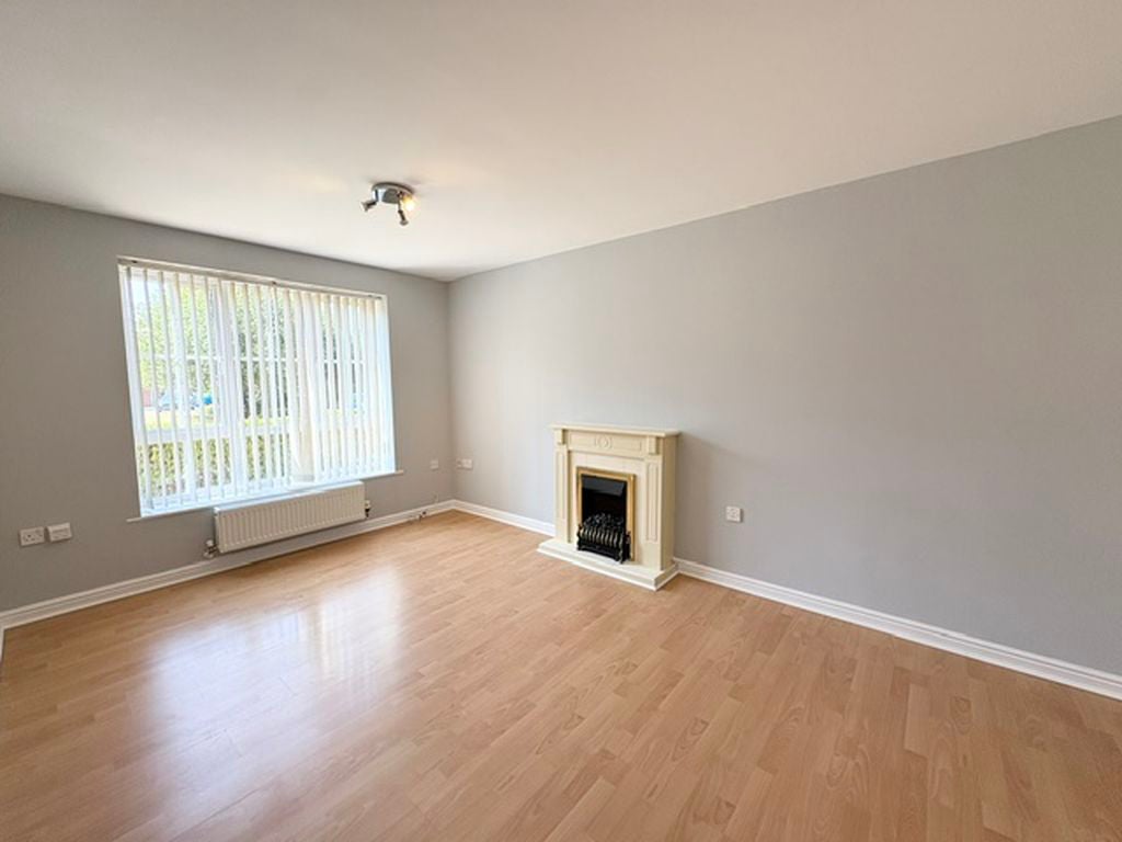 Flat Lingmoor Grove in Aldridge
