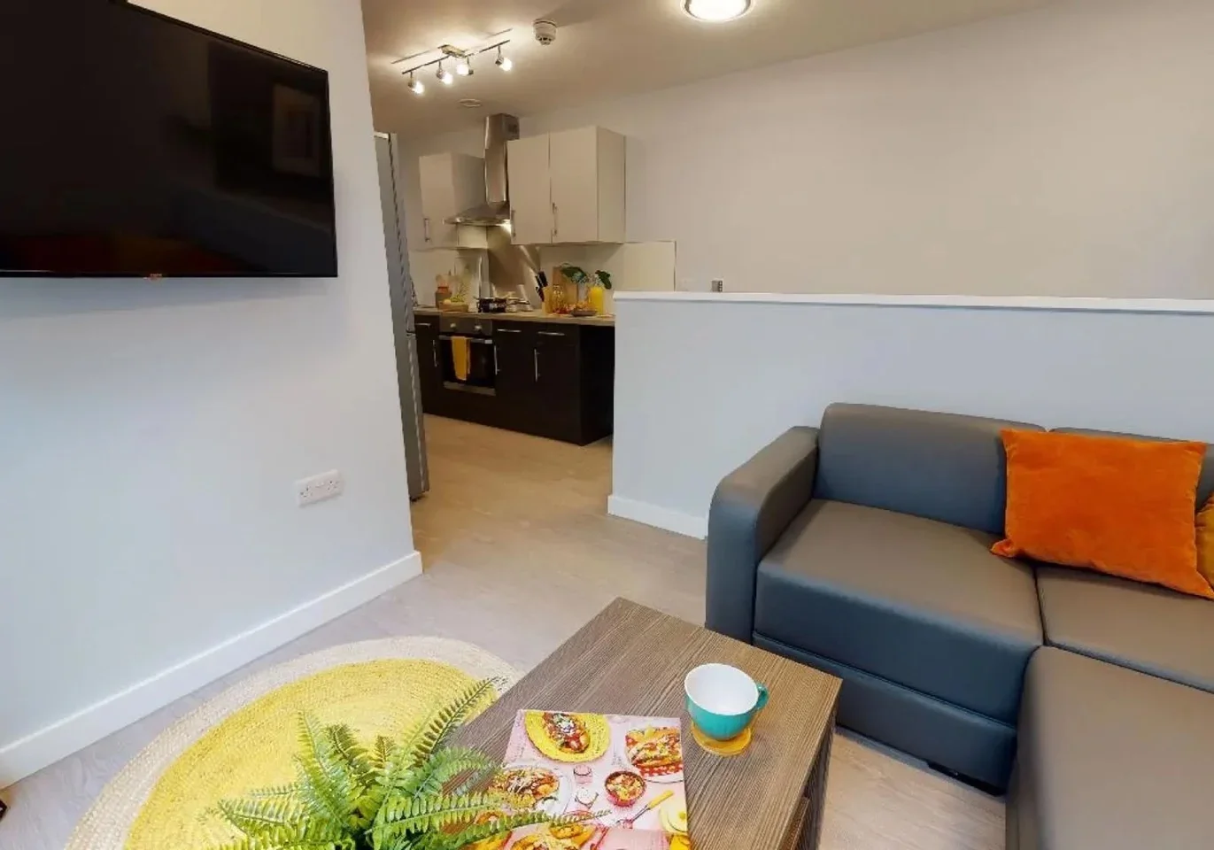 Room Pitfield Street in Greater London