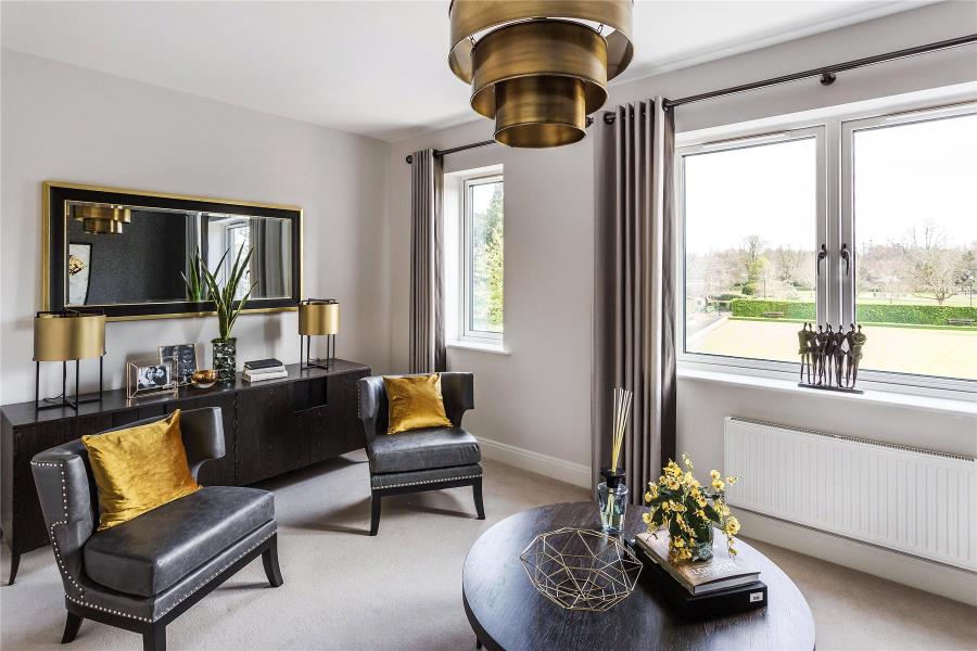 House Beresford Avenue in Greater London