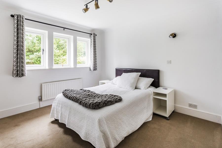 House Beresford Avenue in Greater London
