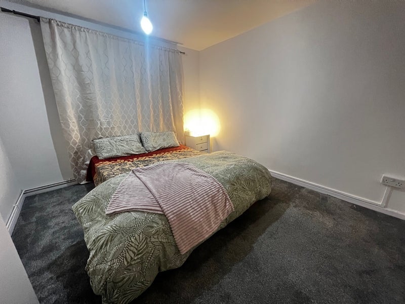 Room Claremont Road in Greater London