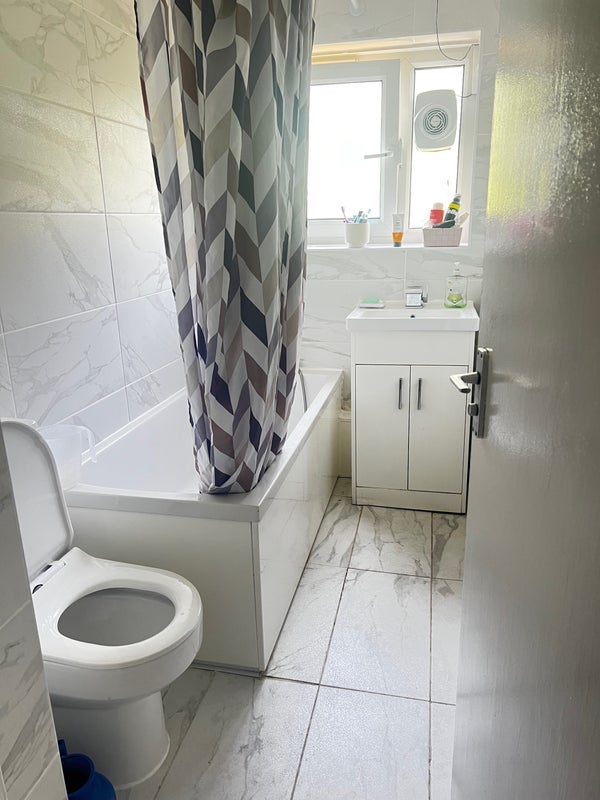 Room Claremont Road in Greater London