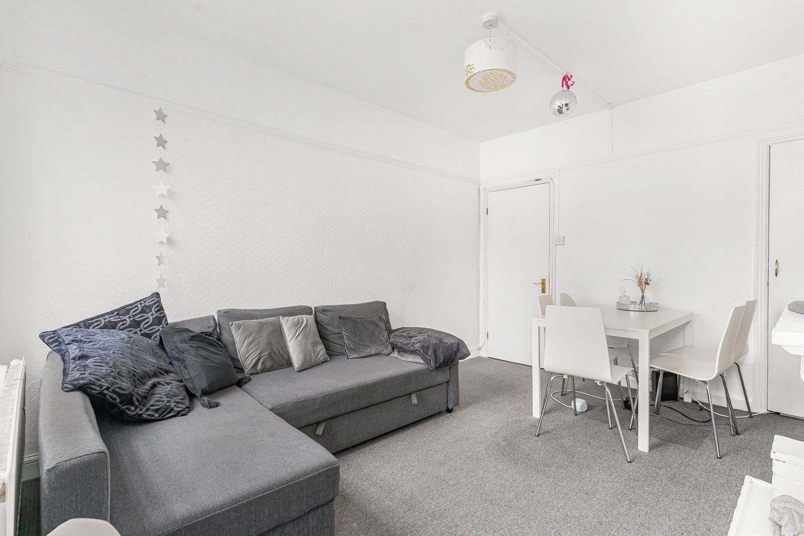 Flat Kennington Lane in Greater London